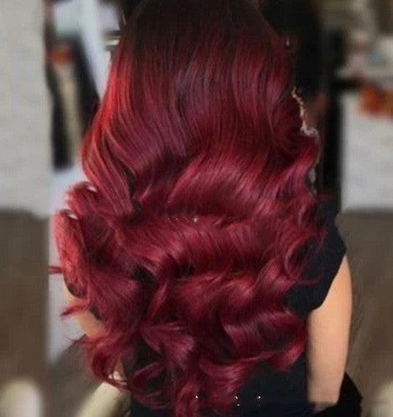 Cabello largo y rizado europeo y americano rojo vino